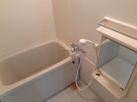 コンパクトで使いやすいお風呂です