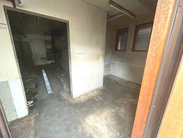 柱曙店舗の内装