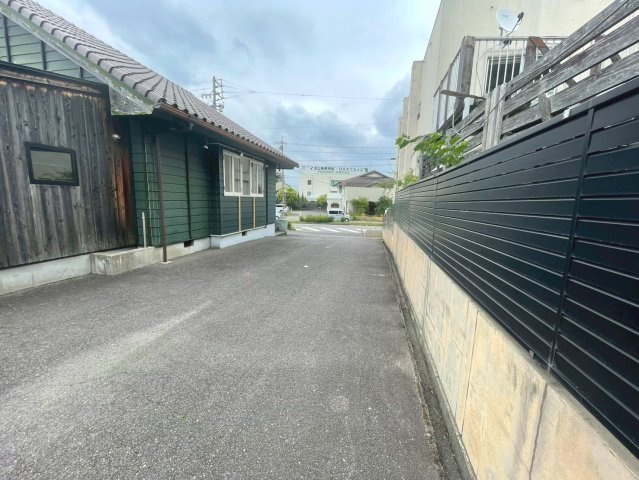 柱曙店舗の駐車場