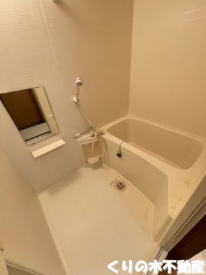 【浴室】 | ヴェルセゾン | 反転タイプのお部屋です（現況を優先します）