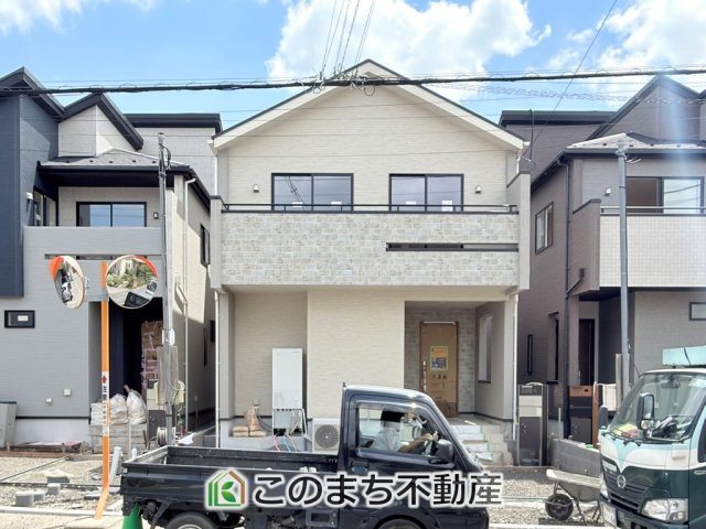 ブルーミングガーデン宇都宮市平松本町の外観|建築中現地写真（同社施工の完成物件・モデルハウスがご見学できます）