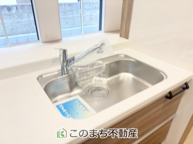 ブルーミングガーデン宇都宮市平松本町　2号棟の設備|外水栓はアウトドアやガーデニング、車のお手入れにも活躍します。同社施工物件の写真です。※建具やフローリング、その他仕様が違う場合がございます。