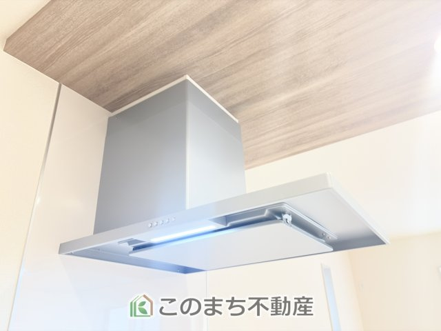 ブルーミングガーデン宇都宮市平松本町　2号棟のキッチン|同社施工物件の写真です。※建具やフローリング、その他仕様が違う場合がございます。