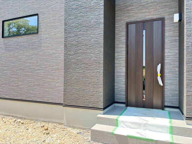 タマタウン　大垣市東町（小野小）　全2区画分譲の玄関|玄関ドアの鍵はディンプルキーと内側はサムターンキーになっており防犯性の高い仕様になっています。