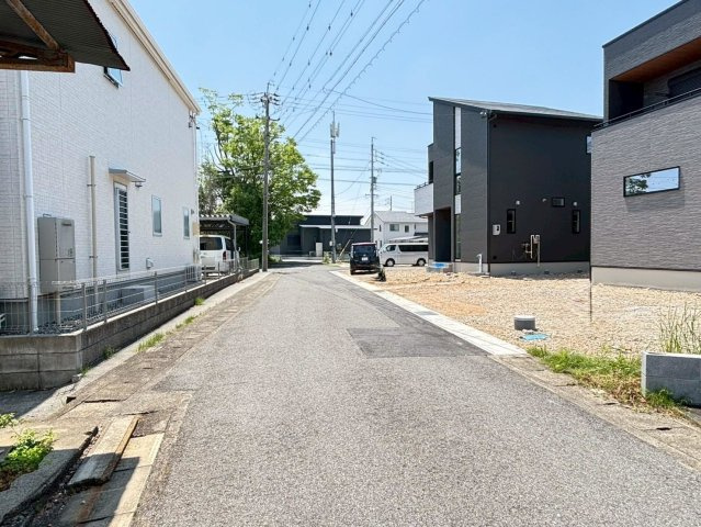 タマタウン　大垣市東町（小野小）　全2区画分譲の前面道路含む現地写真|「現地（2026年5月14日）撮影」　
■前面道路　
■ヤマダ不動産　株式会社リライフ