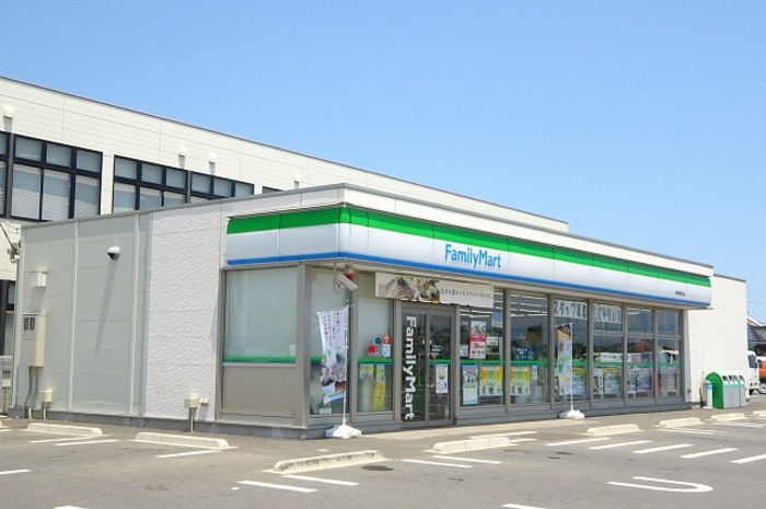 ロイヤルスクエア　Ｆの周辺|ファミリーマート神栖奥野谷店　298ｍ