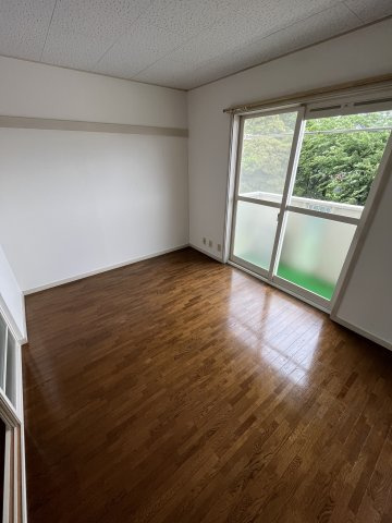 別の部屋の参考写真です。