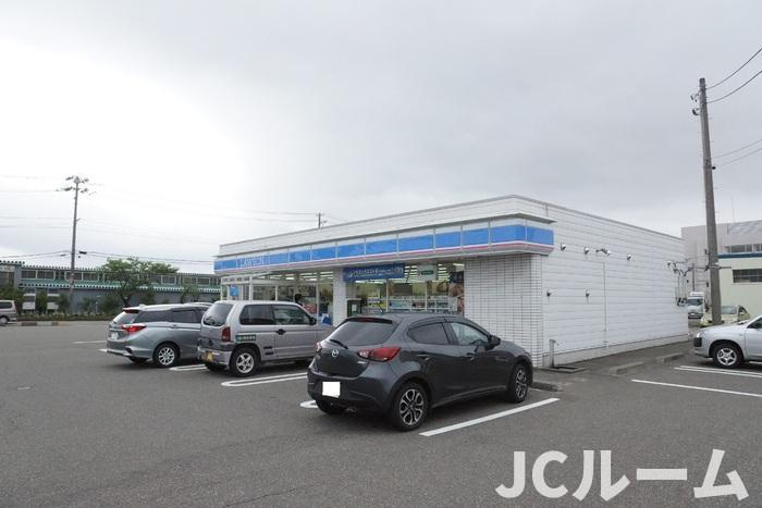 柏崎市半田１丁目のアパートの周辺
