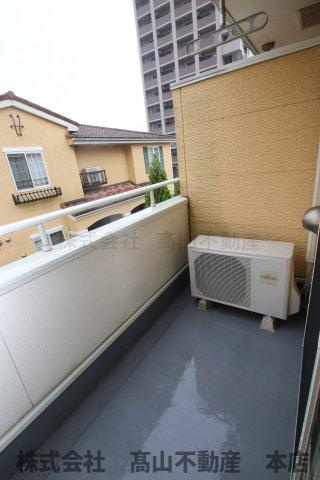 宗像市赤間３丁目のアパートのバルコニー