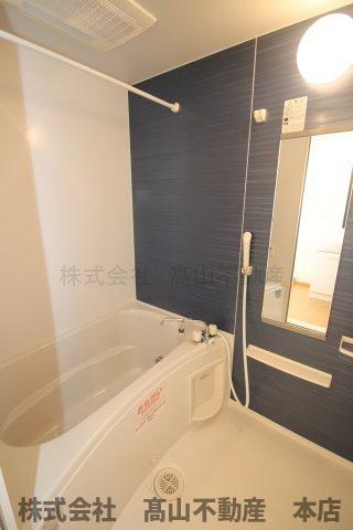 宗像市赤間３丁目のアパートの浴室