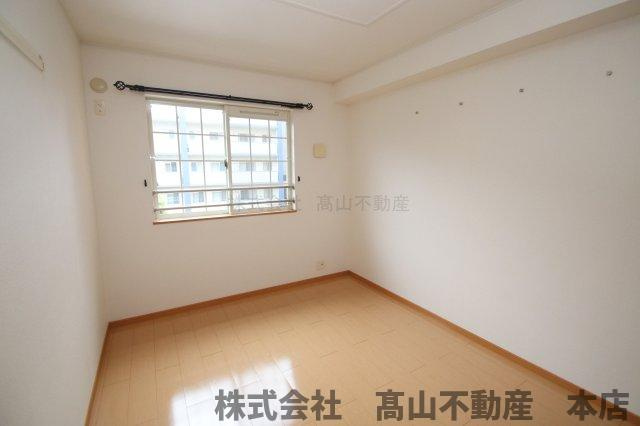 宗像市赤間３丁目のアパートの寝室