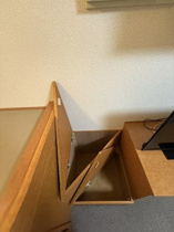 明るい色調の室内です