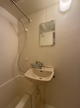 明るい色調の室内です