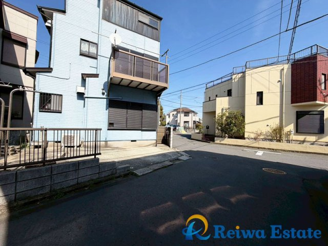 中古戸建　茅ヶ崎市浜之郷の前面道路含む現地写真