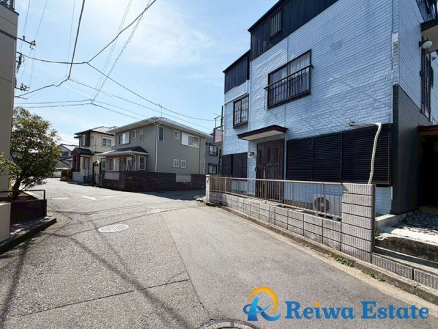 中古戸建　茅ヶ崎市浜之郷の前面道路含む現地写真