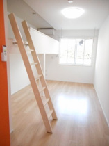 使い勝手のいい洋室です