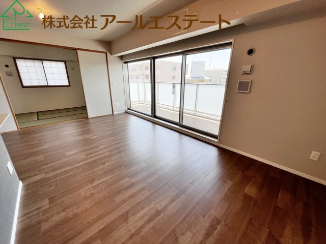 ミラキタシティ姫路　JR播但線「野里駅」徒歩4分の居間・リビング