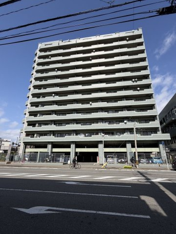 アンピール県庁駅前の外観