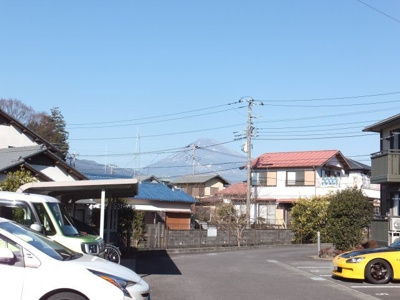【展望】 | サンハイムカワムラB | 駐車場からの富士山