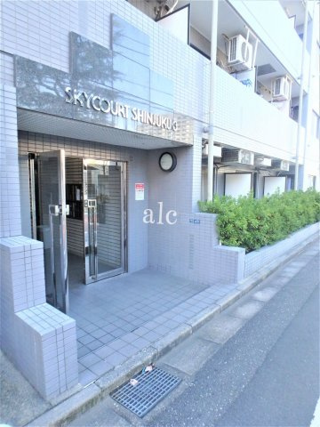 新宿区北新宿２丁目の賃貸マンションのエントランス|落ち着いたエントランスです