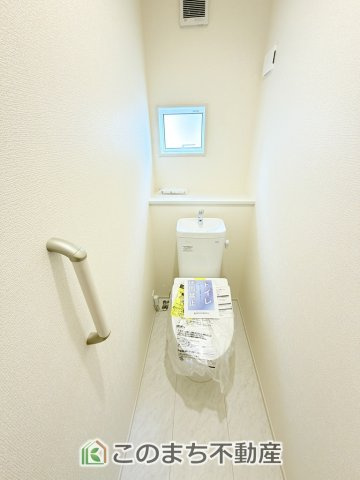 ブルーミングガーデン宇都宮市平松本町のトイレ|同社施工物件の写真です。※建具やフローリング、その他仕様が違う場合がございます。