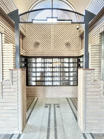 ※商業施設充実！　サーパス北本町　中古マンションの設備|重厚感あるデザイン。隅々まで整えられた共有部も魅力です♪