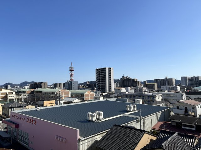 ※商業施設充実！　サーパス北本町　中古マンションの展望|遮る建物がなく、室内も明るく開放的です♪高層マンションならではの特等席。