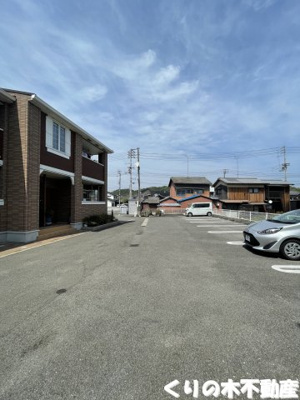 【駐車場】 | サンワード | 駐車場に車を止められます