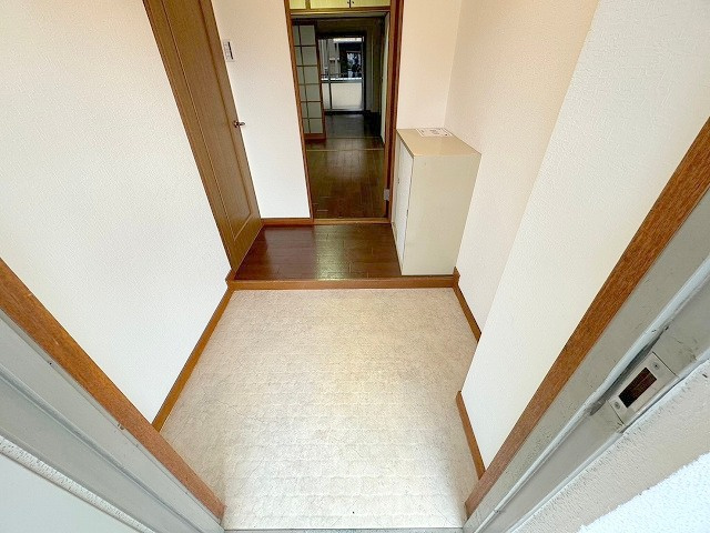 新大阪末広第一ハイツの玄関