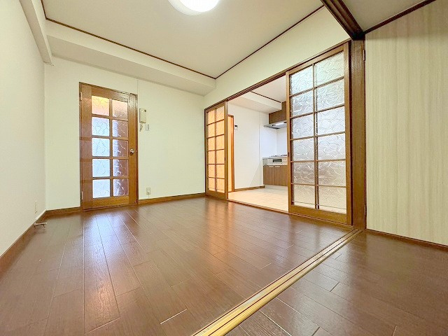 新大阪末広第一ハイツの居間・リビング