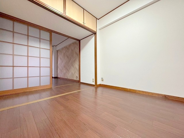 新大阪末広第一ハイツの洋室