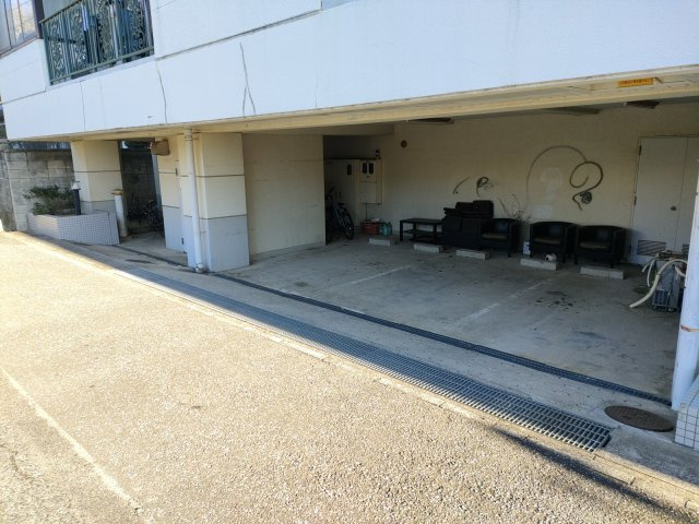 ラ・クール東金の駐車場
