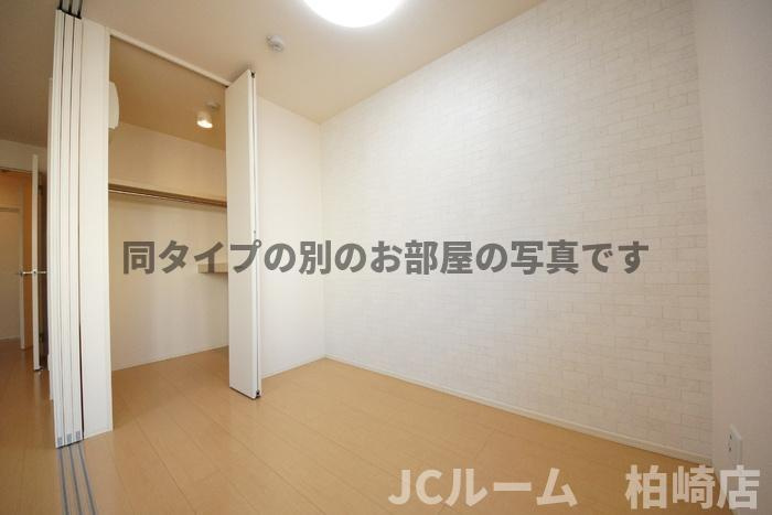 柏崎市田中のアパートの洋室