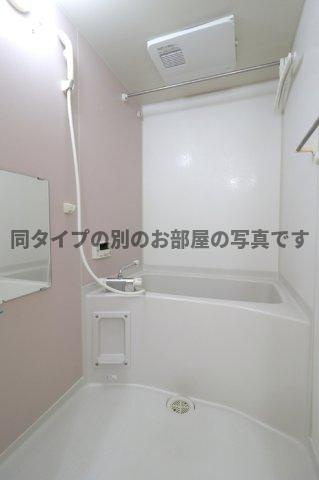 柏崎市田中のアパートの浴室