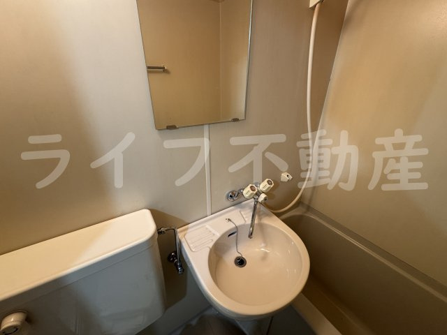 吉田アバンギャルドの洗面所|広い洗面スペース