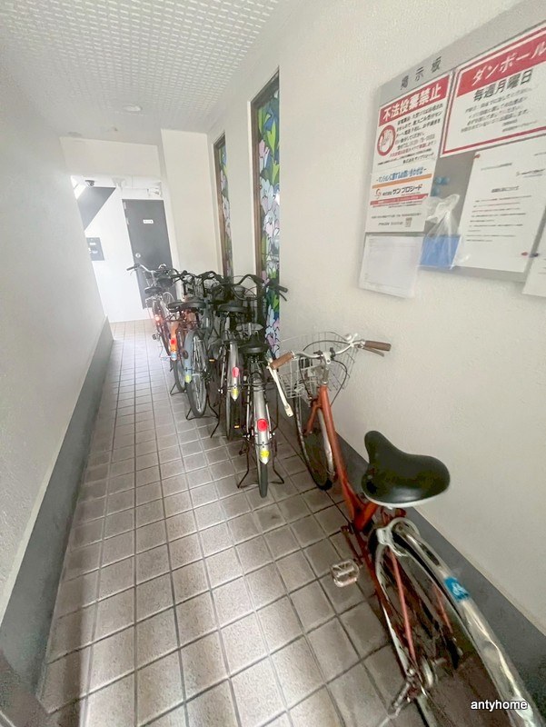 ウィンズコートの駐車場