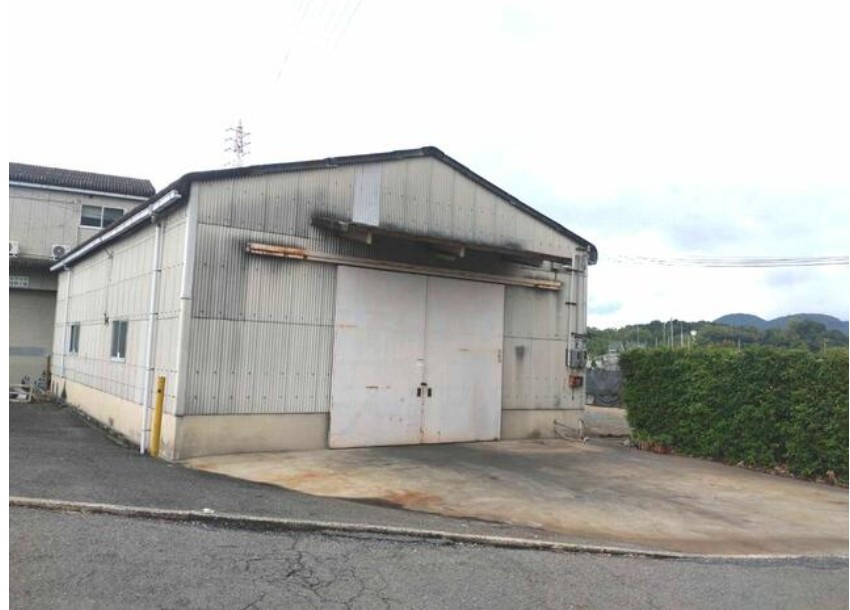 羽曳野市通法寺　貸倉庫の外観