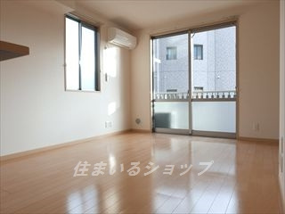 広島市安佐北区可部７丁目のアパートの居間・リビング