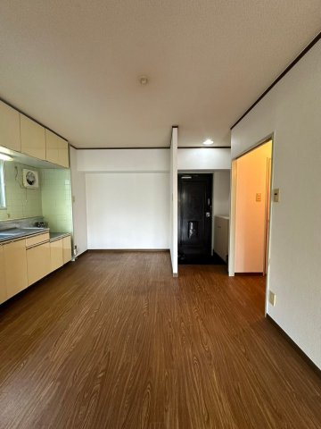 プレリュード篠栗Iの居間・リビング|※203号室の写真になります。