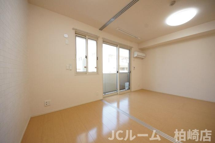 柏崎市田中のアパートの洋室|写真は同建物の別のお部屋の参考写真です