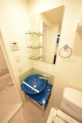 【独立洗面台】 | SERENiTE三宮