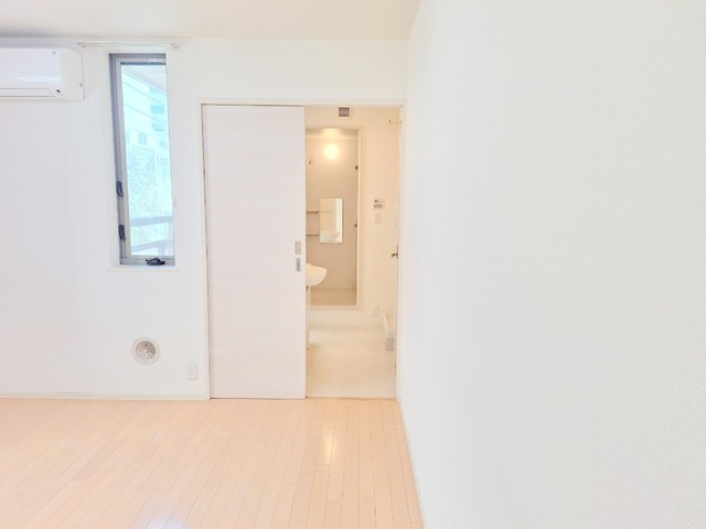Ｃｒｅｓｔｗｏｏｄの居間・リビング|★脱衣所への入口★