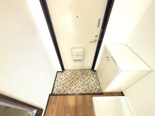 ブルージュ喜志の玄関