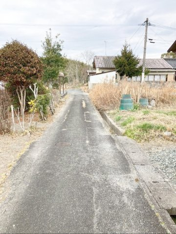 嘉麻市鴨生　土地の前面道路含む現地写真|南西側の様子です！（幅員：約2.5ｍ）