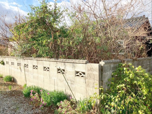 嘉麻市鴨生　土地の外観|現況は木造平屋建ての古家があります！