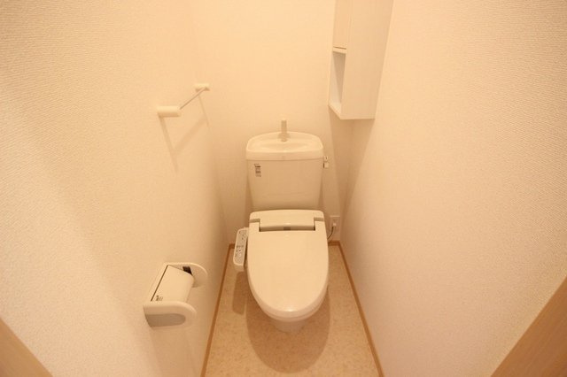 サンハイツ北六甲弐番館のトイレ|コンパクトで使いやすいトイレです