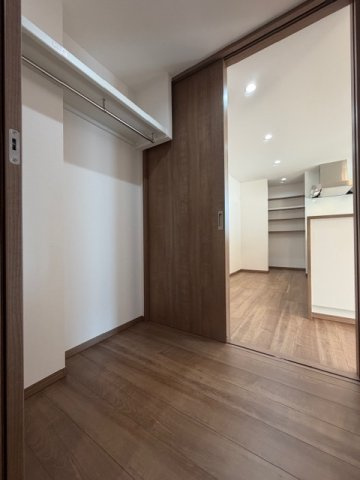 橿原市東坊城町　新築(全7区画）7号地 モデルハウスの収納|ファミリークローク♪洗面室横のファミリークロークで家事効率アップ(^^)/