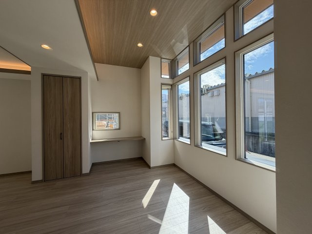 橿原市東坊城町　新築(全7区画）2号地 モデルハウスの居間・リビング|６号地リビング!(^^)!　大きな窓から自然光が差し込み明るいリビング!(^^)!