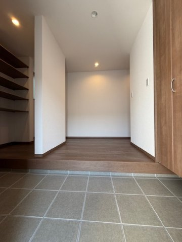 橿原市東坊城町　新築(全7区画）7号地 モデルハウスの玄関|広々玄関♪