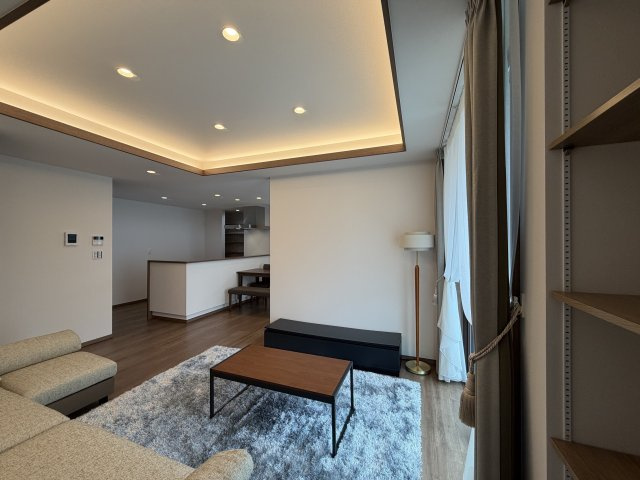 橿原市東坊城町　新築(全7区画）7号地 モデルハウスの居間・リビング|灯りがつくるワンランク上のくつろぎ!(^^)!